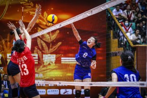 金年会官方网站-主教练临场指挥精准，球队乘胜迎战总决赛(场上主教练)