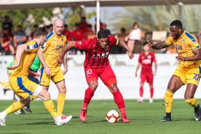 金年会官方入口-迪拜上港主场大胜，赢得关键三分(迪拜上港主场大胜,赢得关键三分的是谁)