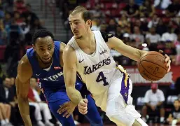 摩纳哥队在比赛中大获全胜，积分榜稳步攀升的简单介绍