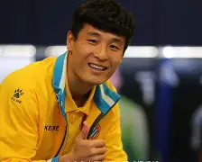 国脚名将归位：武磊跑步突入对方大禁区疯狂射门(武磊在国足踢什么位置)